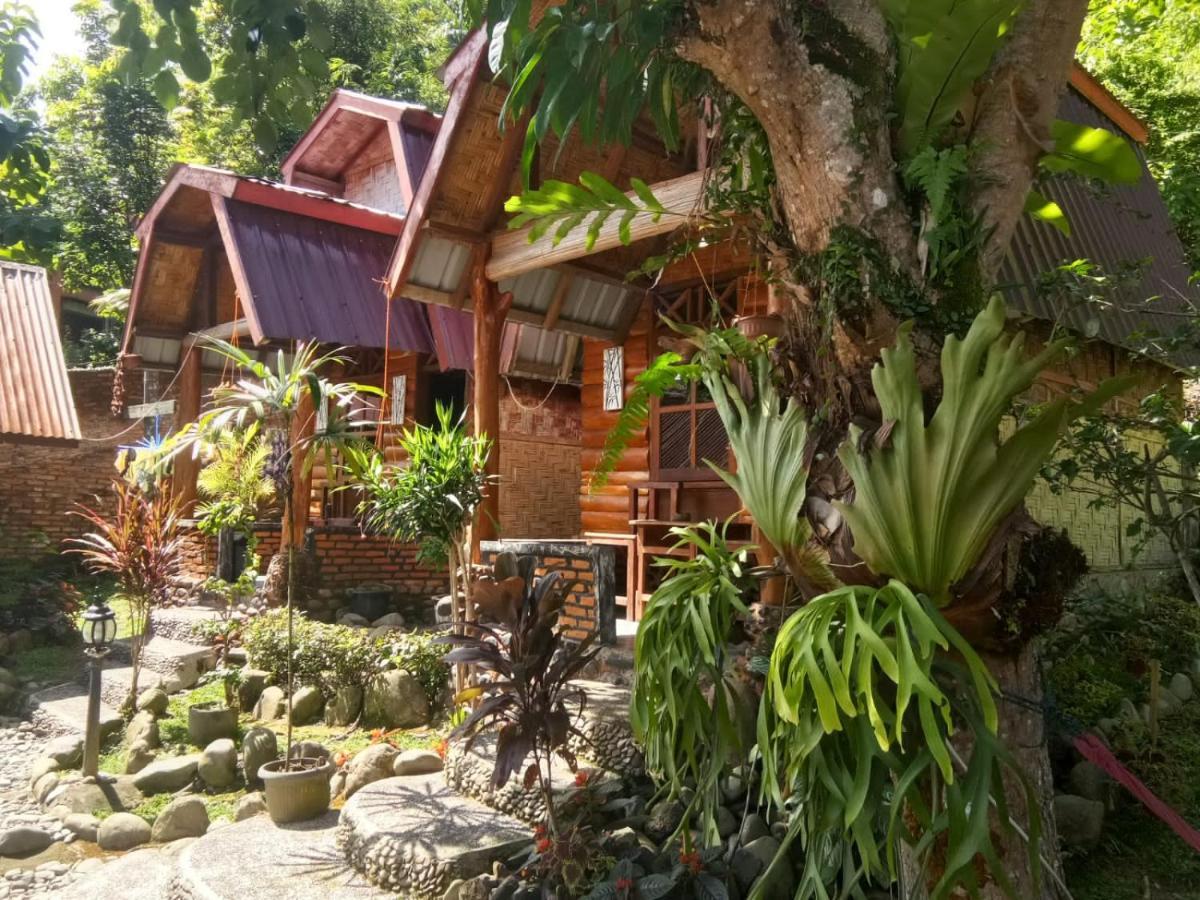 Lucky Bamboo'Bungalows-Resto And Orangutan Jungle Trekking Tours Bukit Lawang Eksteriør billede