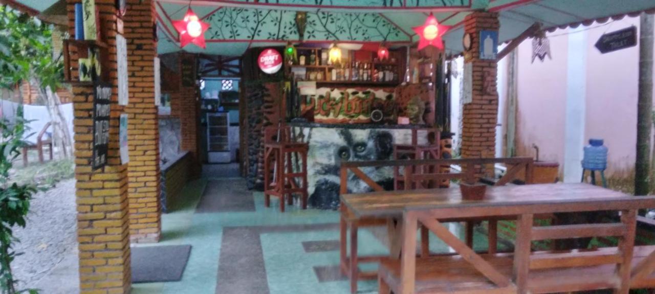 Lucky Bamboo'Bungalows-Resto And Orangutan Jungle Trekking Tours Bukit Lawang Eksteriør billede