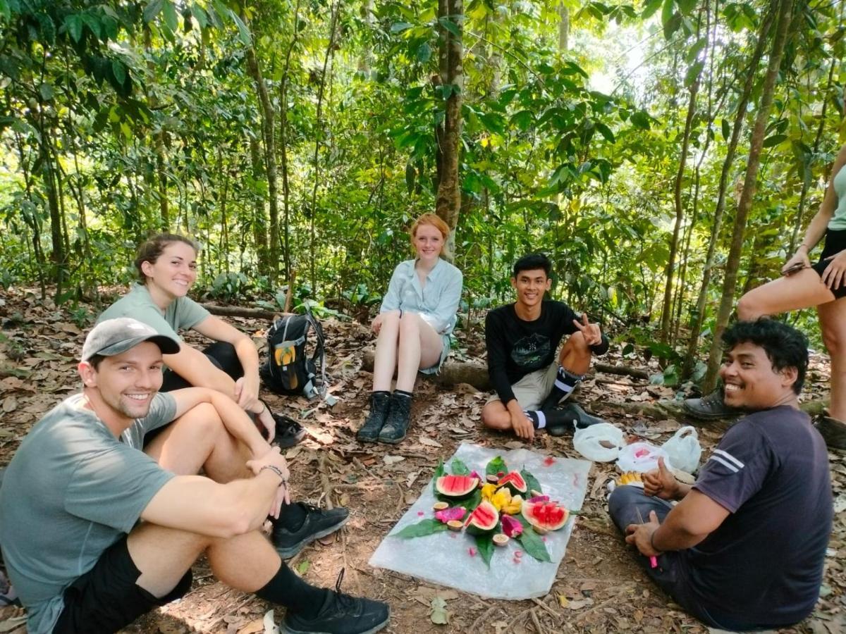 Lucky Bamboo'Bungalows-Resto And Orangutan Jungle Trekking Tours Bukit Lawang Eksteriør billede